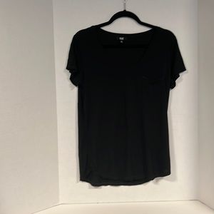 PAIGE woman’s V neck T-shirt.